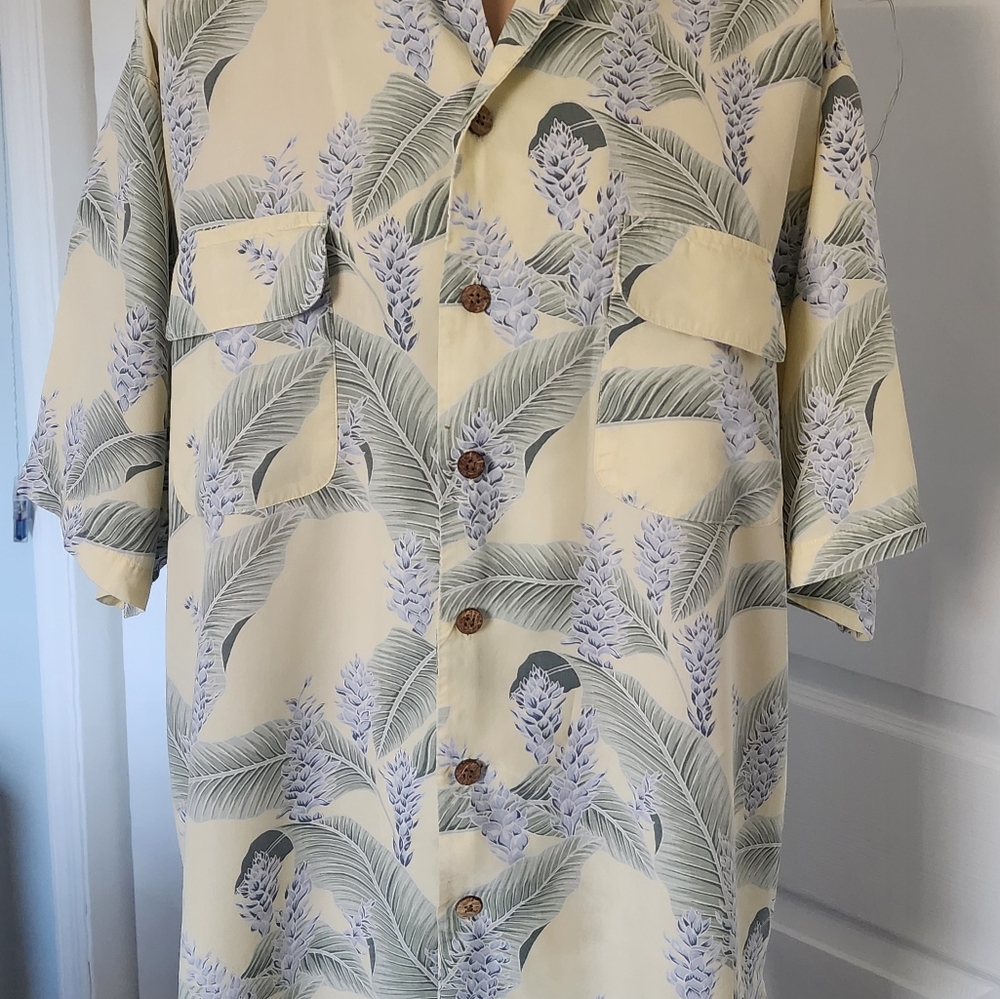 Tommy Bahama size Large
